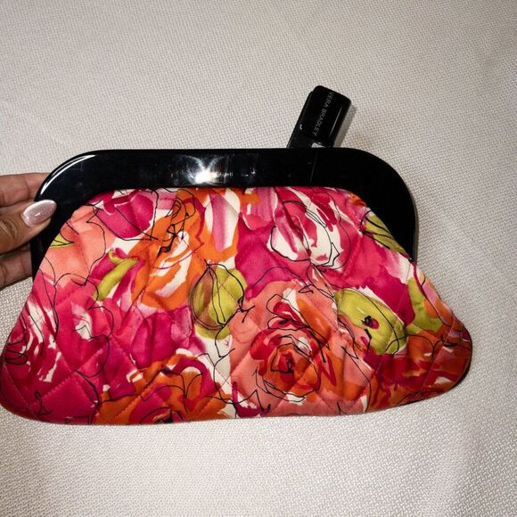 ✨ Vera Bradley Vintage Rose Millie Floral Quilted Satin Clutch ✨ - Picture 6 of 9